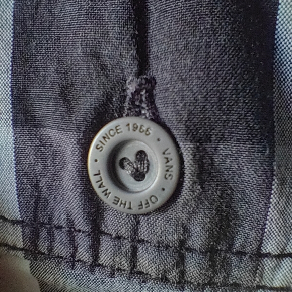 Van's Men's Short Sleeve Collared Button Up Shirt, Gray Plaid, Size M. - Picture 5 of 11